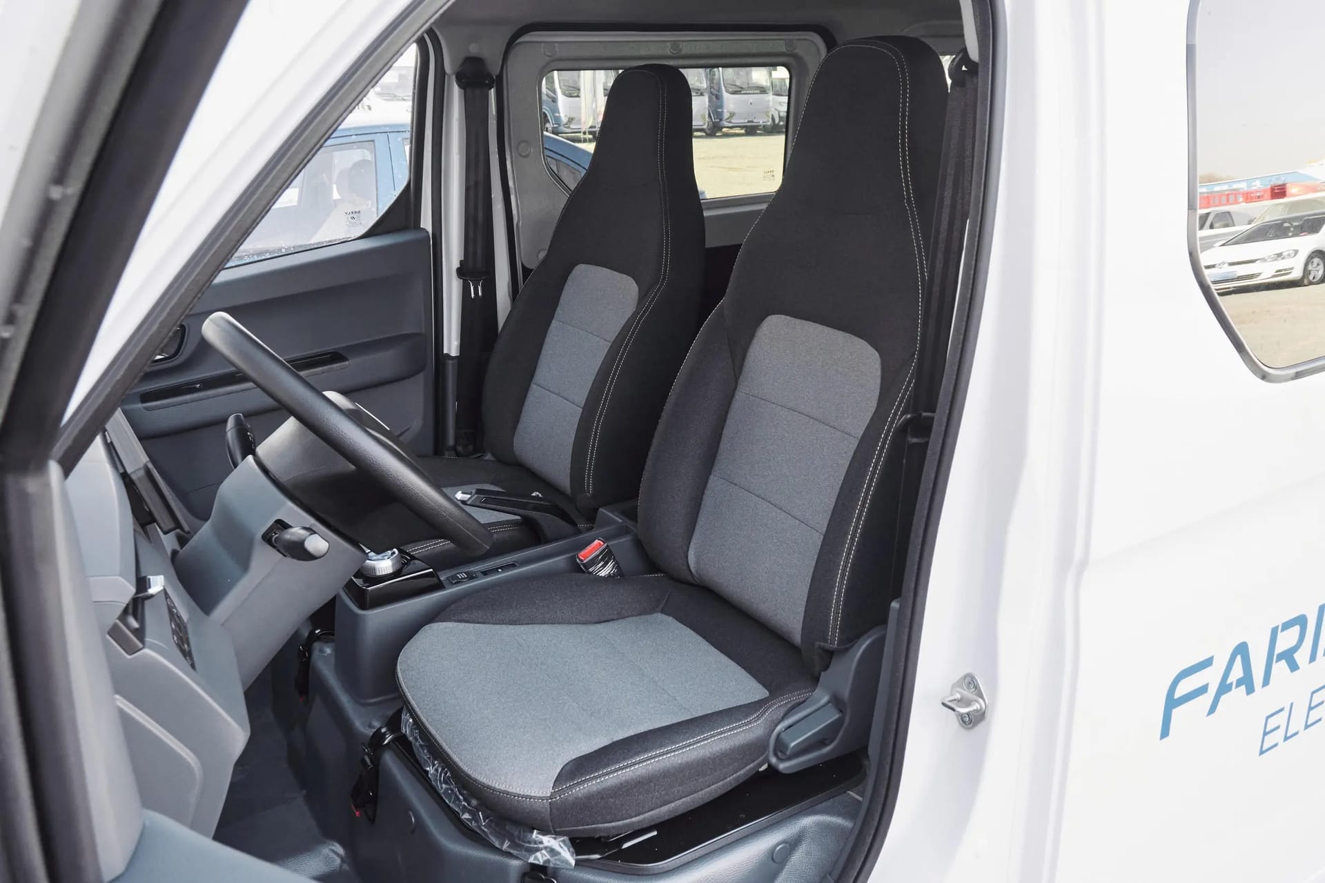 2025 Farizon V6E Image 6